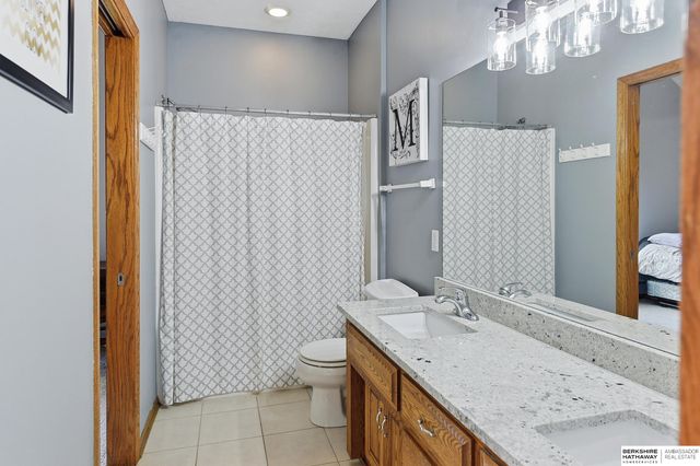 10030 S 162nd Street, Omaha, NE 68136