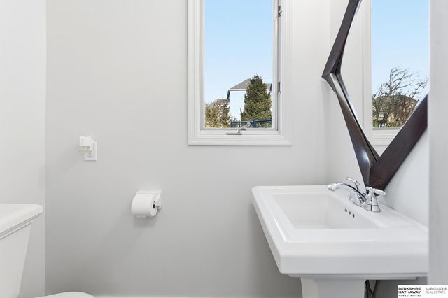 10030 S 162nd Street, Omaha, NE 68136