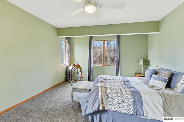 10030 S 162nd Street, Omaha, NE 68136