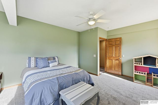 10030 S 162nd Street, Omaha, NE 68136