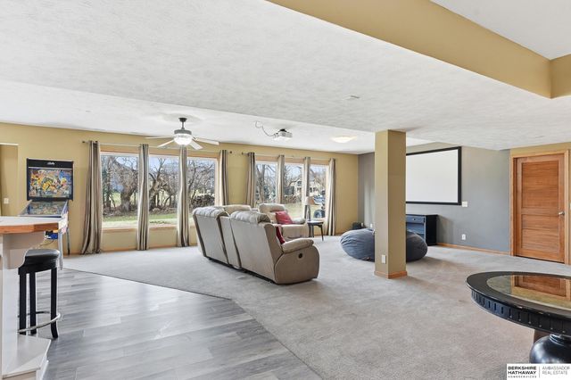 10030 S 162nd Street, Omaha, NE 68136