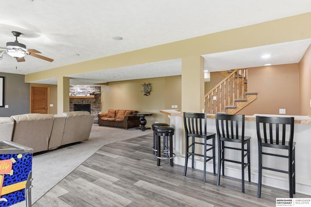 10030 S 162nd Street, Omaha, NE 68136