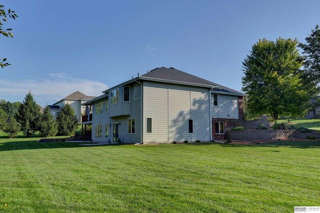 10030 S 162nd Street, Omaha, NE 68136