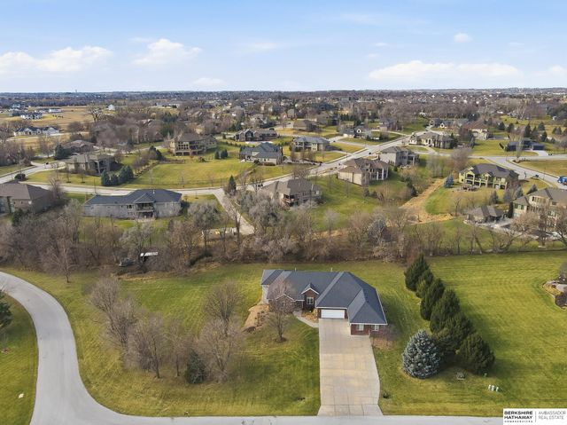 10030 S 162nd Street, Omaha, NE 68136