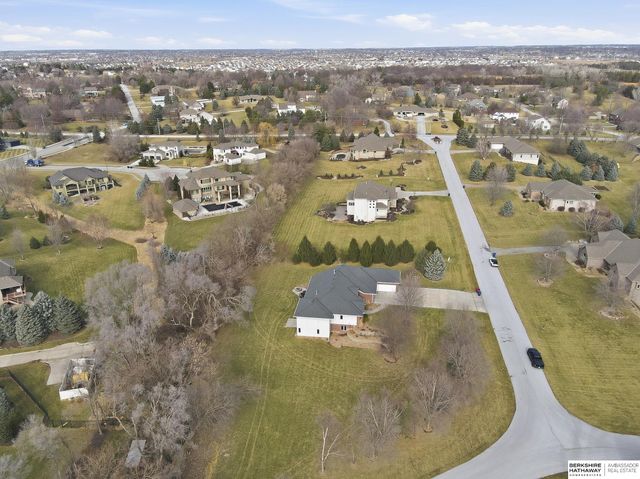 10030 S 162nd Street, Omaha, NE 68136