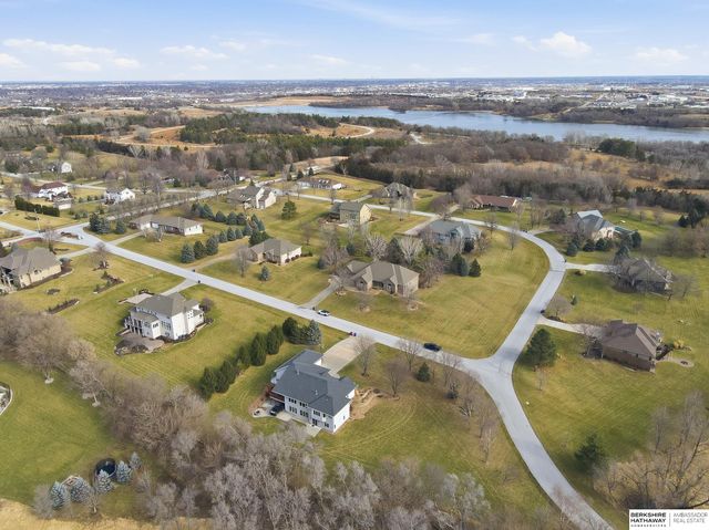 10030 S 162nd Street, Omaha, NE 68136