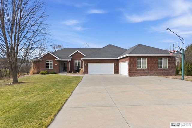 10030 S 162nd Street, Omaha, NE 68136