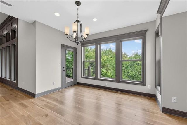 1928 NE Parks Summit Boulevard, Lee's Summit, MO 64064