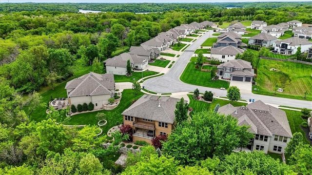 1928 NE Parks Summit Boulevard, Lee's Summit, MO 64064