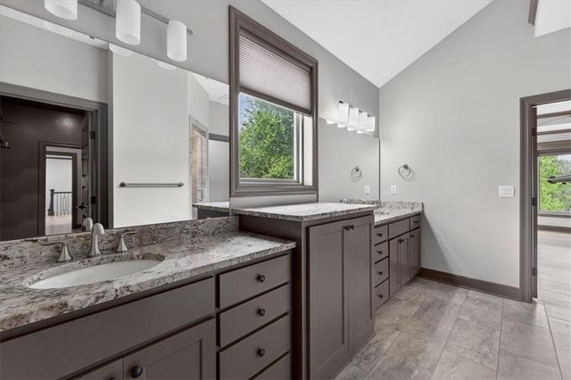 1928 NE Parks Summit Boulevard, Lee's Summit, MO 64064