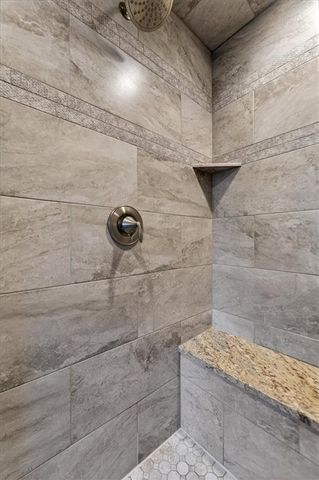 1928 NE Parks Summit Boulevard, Lee's Summit, MO 64064