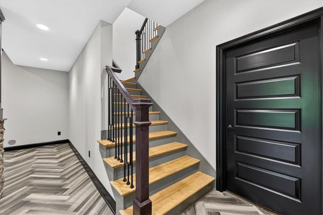 1928 NE Parks Summit Boulevard, Lee's Summit, MO 64064