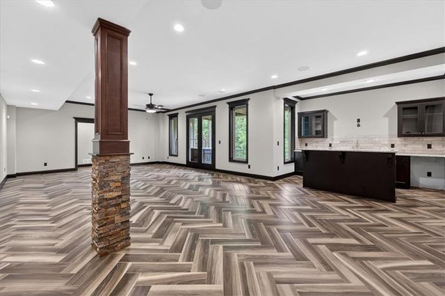 1928 NE Parks Summit Boulevard, Lee's Summit, MO 64064