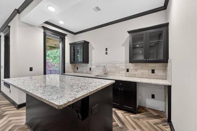 1928 NE Parks Summit Boulevard, Lee's Summit, MO 64064