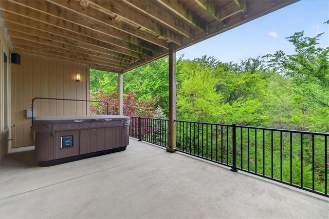 1928 NE Parks Summit Boulevard, Lee's Summit, MO 64064