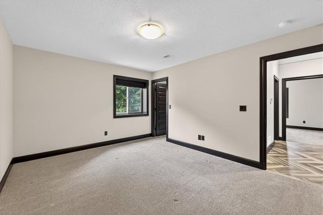 1928 NE Parks Summit Boulevard, Lee's Summit, MO 64064