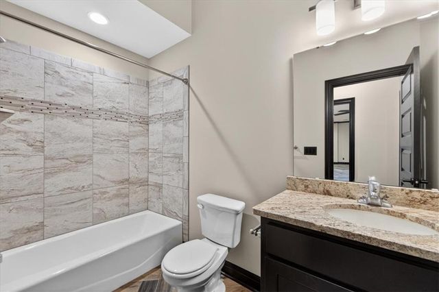 1928 NE Parks Summit Boulevard, Lee's Summit, MO 64064