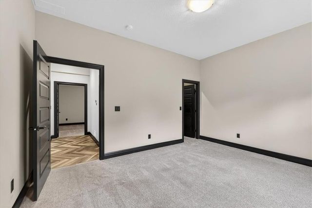 1928 NE Parks Summit Boulevard, Lee's Summit, MO 64064