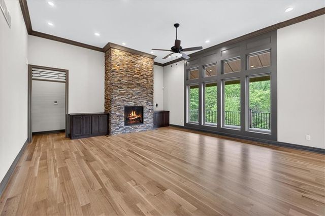 1928 NE Parks Summit Boulevard, Lee's Summit, MO 64064