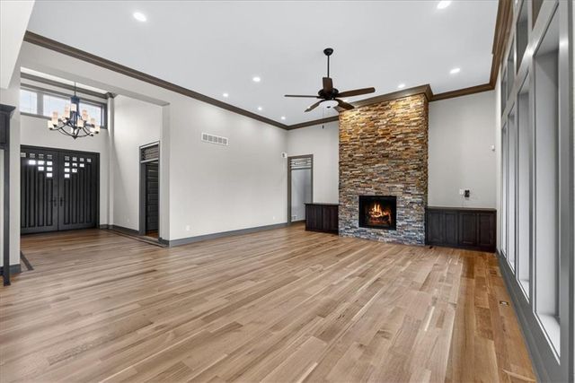 1928 NE Parks Summit Boulevard, Lee's Summit, MO 64064