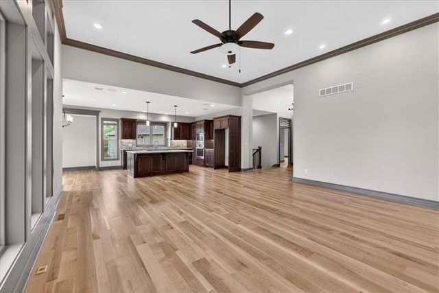 1928 NE Parks Summit Boulevard, Lee's Summit, MO 64064