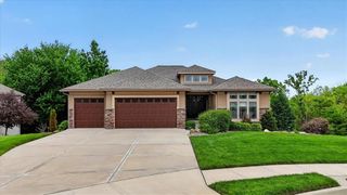 1928 NE Parks Summit Boulevard, Lee's Summit, MO 64064