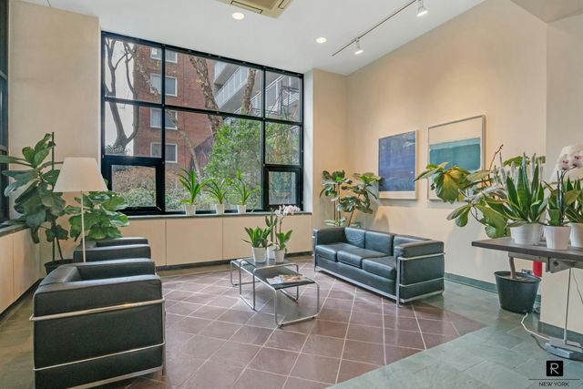 2575 Palisade Ave Apt 10E, New York City, NY 10463