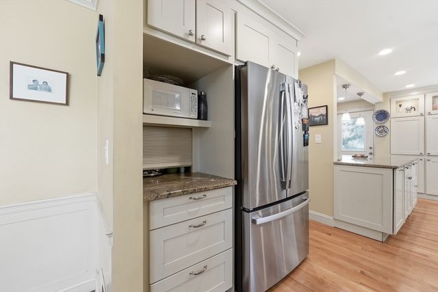 13 Stagg Dr, Natick, MA 01760