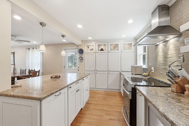 13 Stagg Dr, Natick, MA 01760