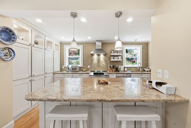 13 Stagg Dr, Natick, MA 01760