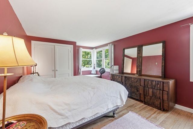 13 Stagg Dr, Natick, MA 01760