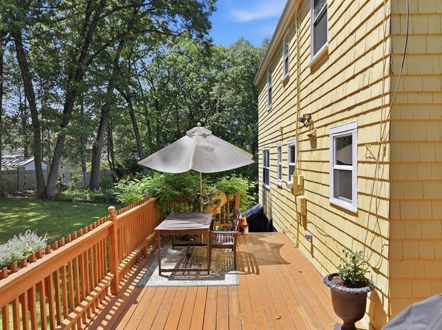 13 Stagg Dr, Natick, MA 01760