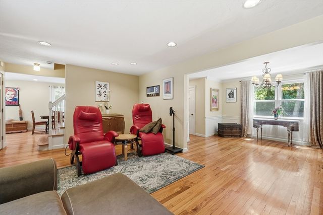 13 Stagg Dr, Natick, MA 01760