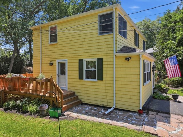 13 Stagg Dr, Natick, MA 01760