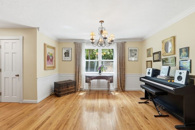 13 Stagg Dr, Natick, MA 01760