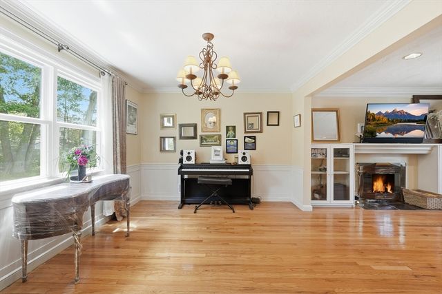 13 Stagg Dr, Natick, MA 01760