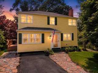 13 Stagg Dr, Natick, MA 01760