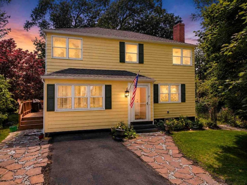 13 Stagg Dr, Natick, MA 01760