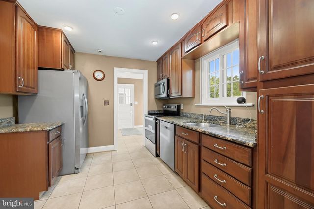 16510 BATCHELLORS FOREST RD, Olney, MD 20832