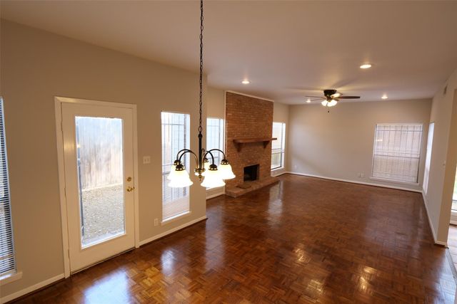 9526 Val Verde Street, Houston, TX 77063