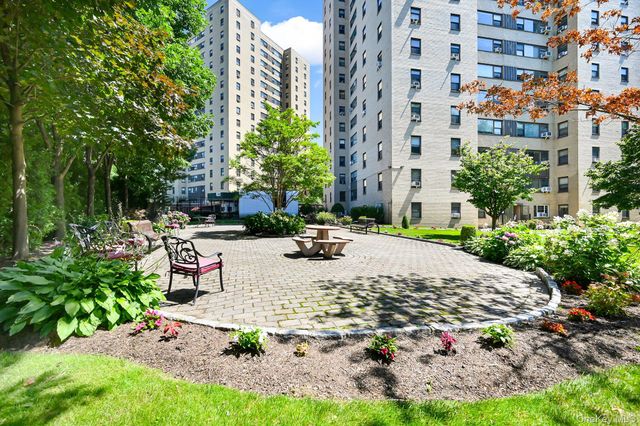 3 Fordham Hill Oval 1G, Bronx, NY 10468