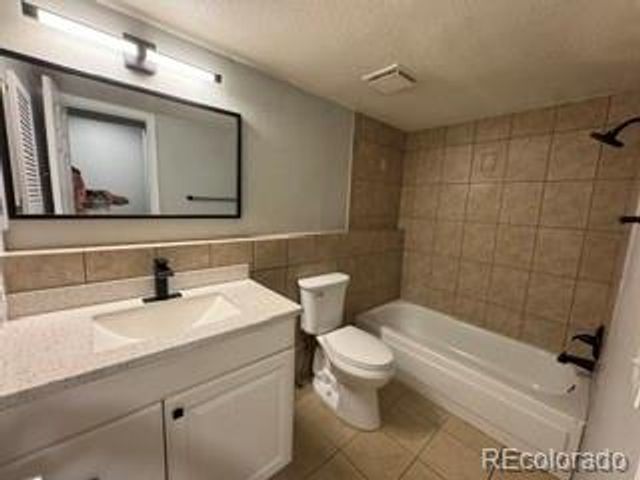 14704 E 2ND Avenue 111, Aurora, CO 80011