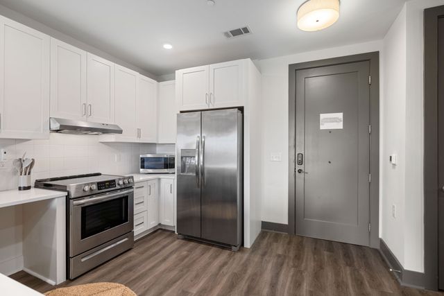 65 Lindsley Ave Apt 412, Nashville, TN 37210