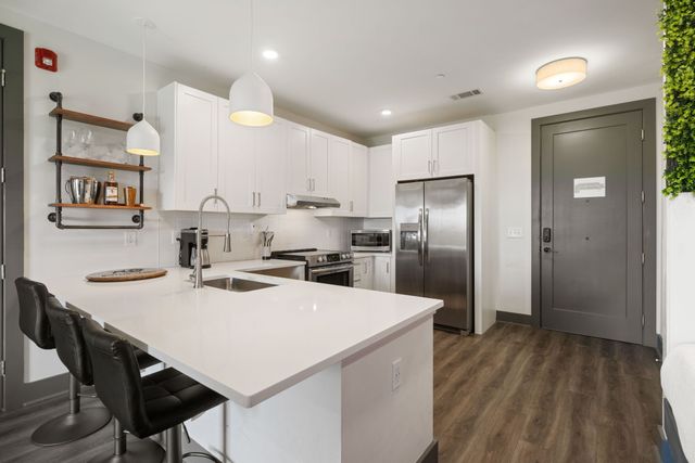 65 Lindsley Ave Apt 412, Nashville, TN 37210