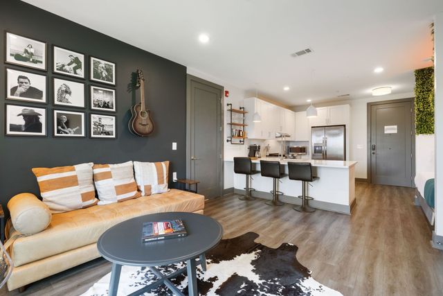 65 Lindsley Ave Apt 412, Nashville, TN 37210