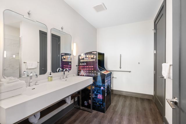 65 Lindsley Ave Apt 412, Nashville, TN 37210