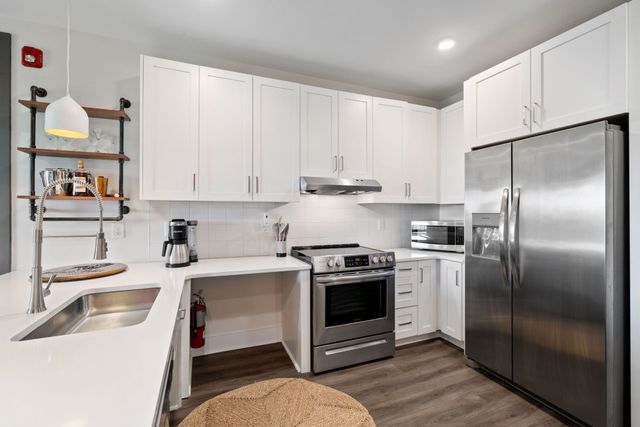 65 Lindsley Ave Apt 412, Nashville, TN 37210