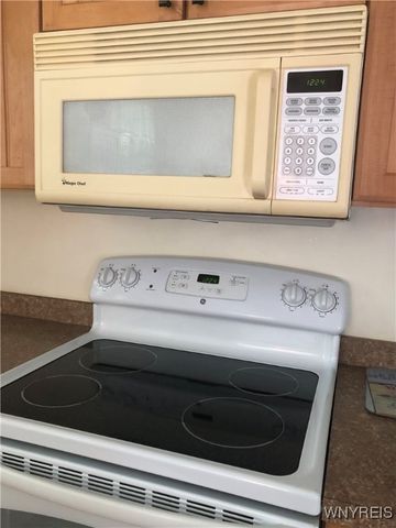 1552 Cox Road, Grand Island, NY 14072