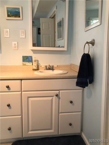 1552 Cox Road, Grand Island, NY 14072