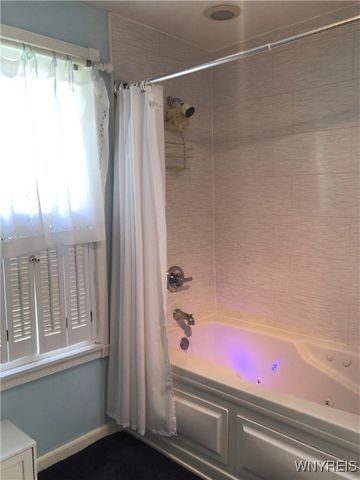 1552 Cox Road, Grand Island, NY 14072